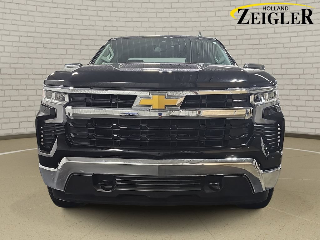 Used 2023 Chevrolet Silverado 1500 LT AWD/4WD image 2