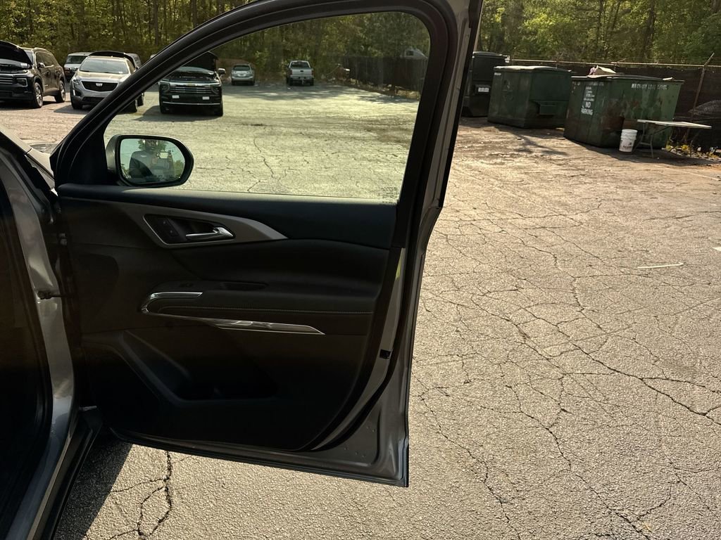 New 2026 Chevrolet Traverse LT FWD image 32