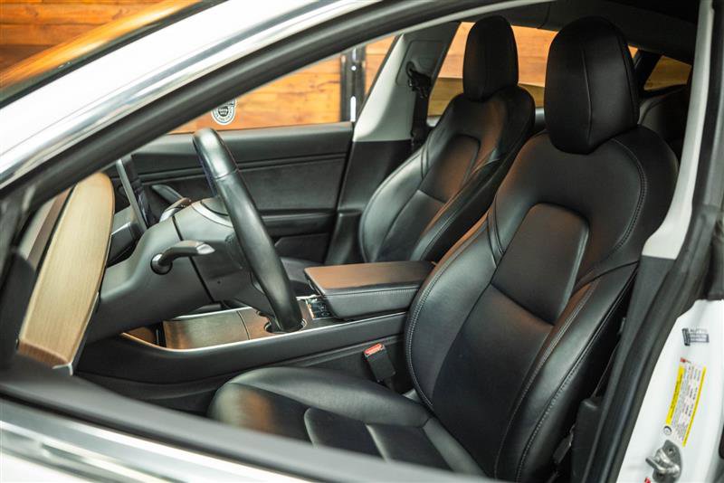 Used 2018 Tesla Model 3 Long Range image 9