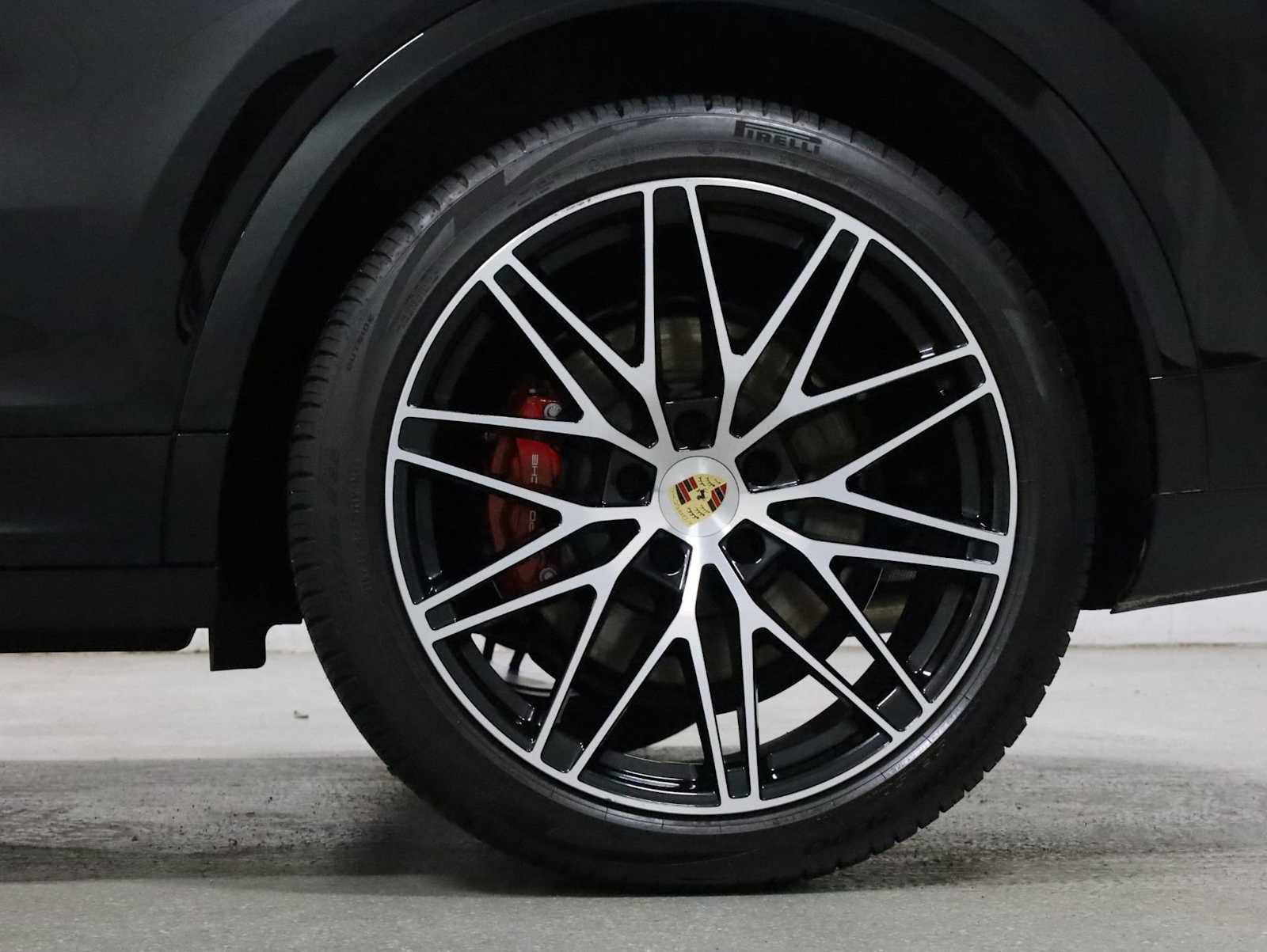 Certified 2024 Porsche Cayenne Turbo AWD/4WD image 39