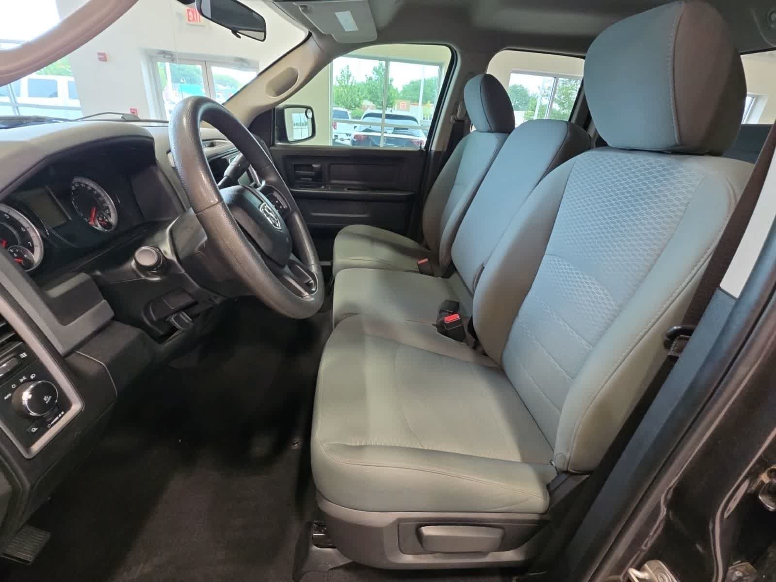 Used 2017 RAM 1500 Express AWD/4WD image 19
