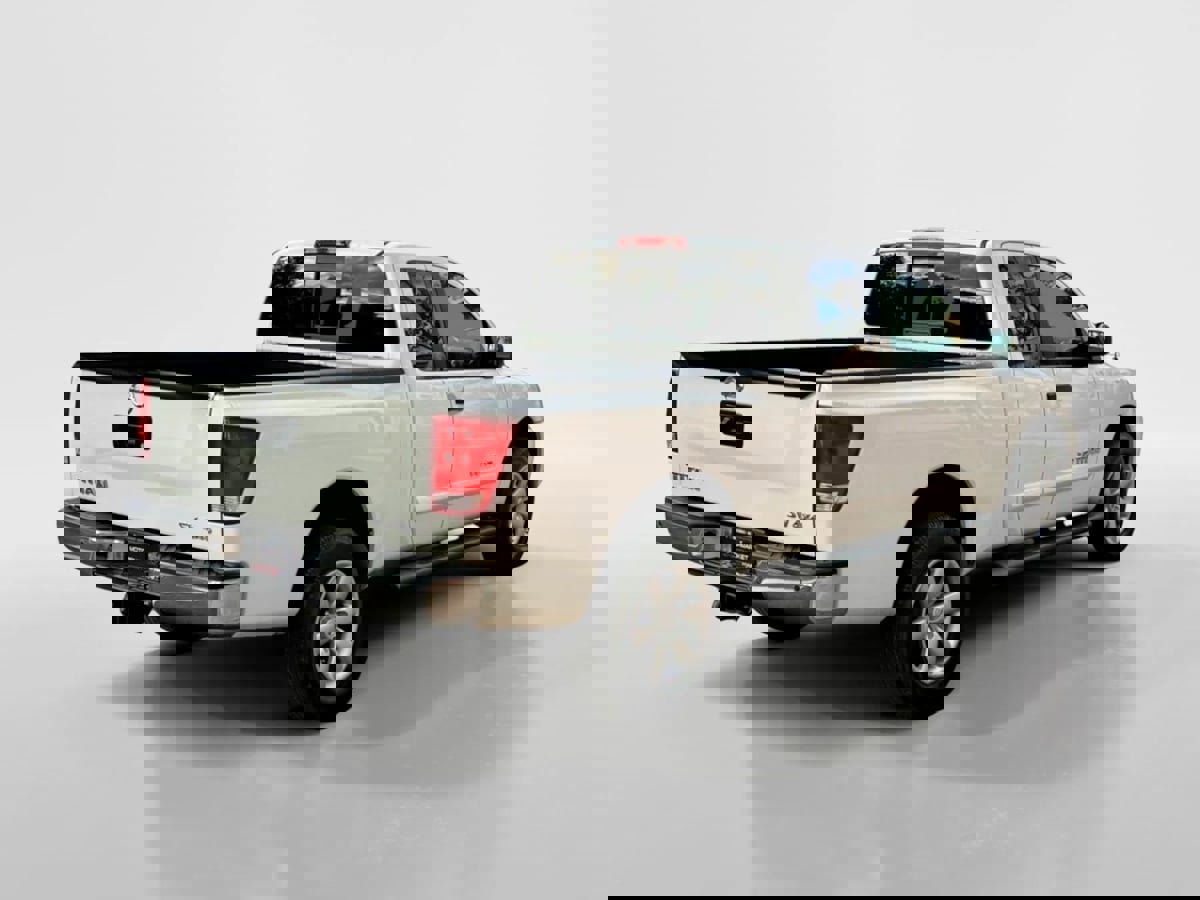 Used 2014 Nissan Titan SV w/ SV Value Truck Package image 5