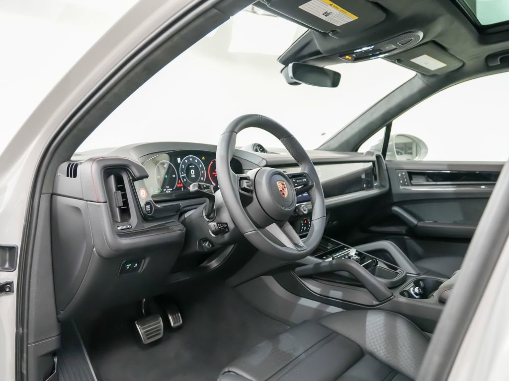 New 2026 Porsche Cayenne GTS AWD/4WD image 4