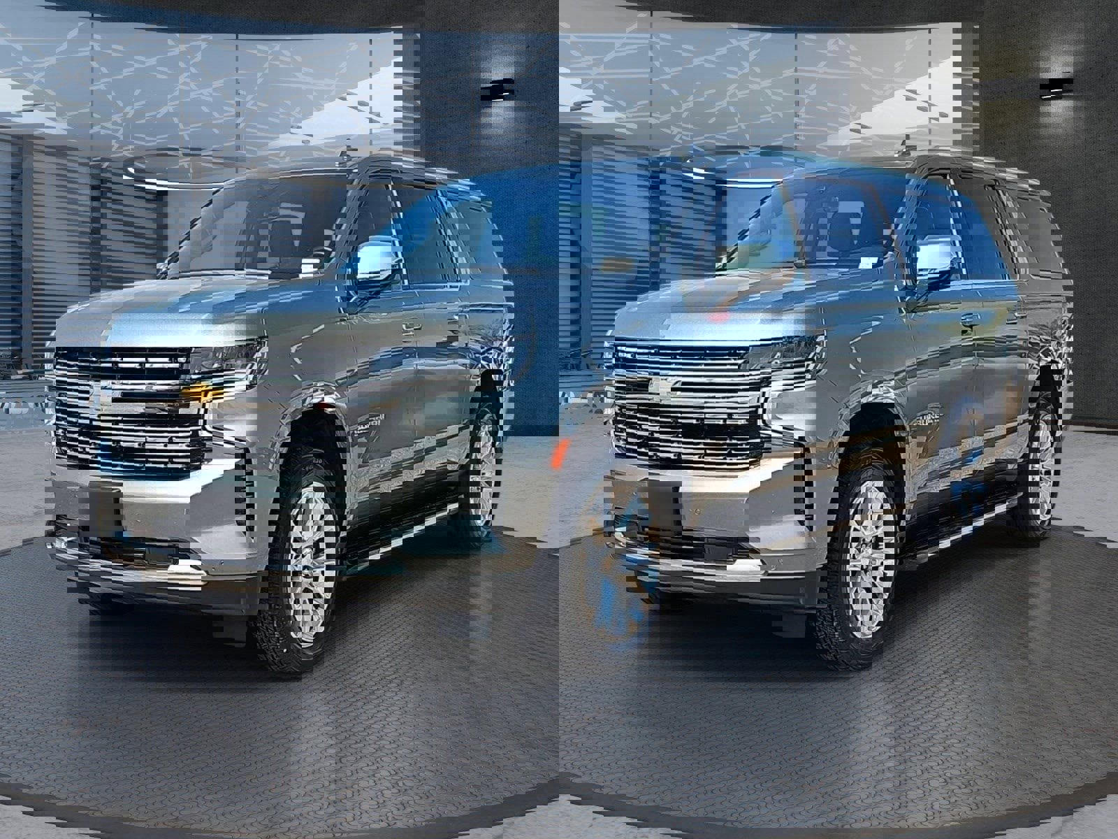 Used 2023 Chevrolet Suburban Premier image 2