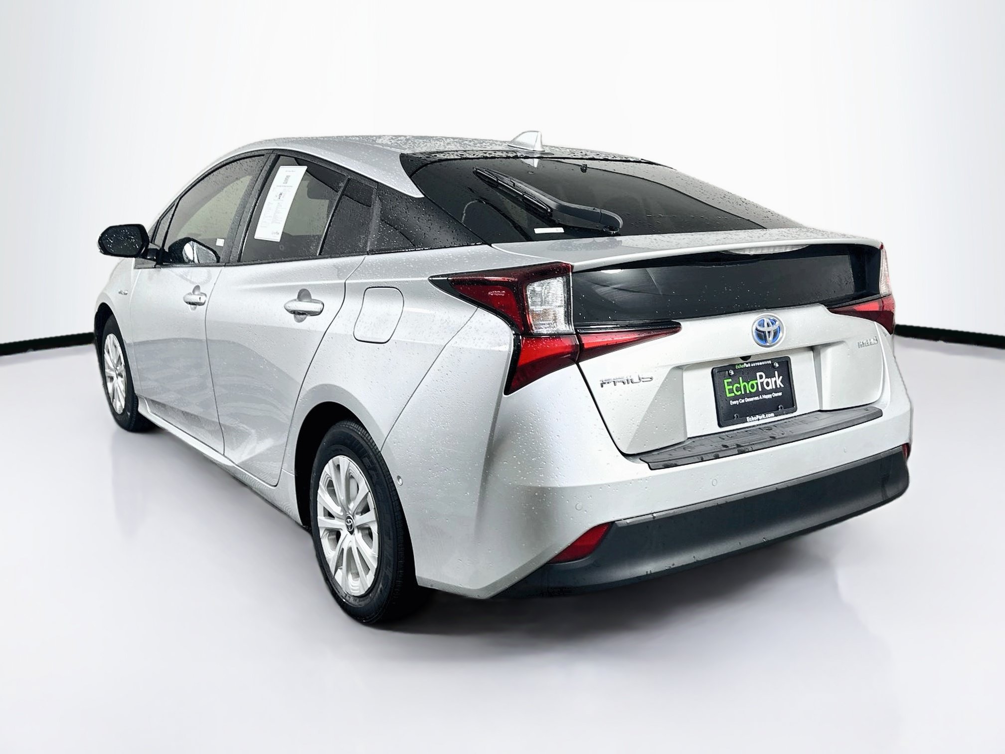 Used 2020 Toyota Prius LE FWD image 5