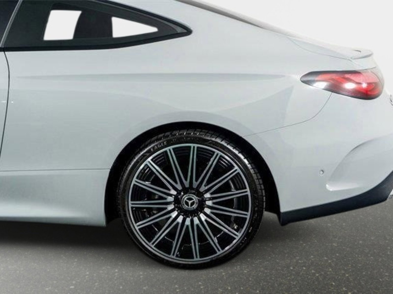 Used 2024 Mercedes-Benz CLE 450 4MATIC Coupe image 13