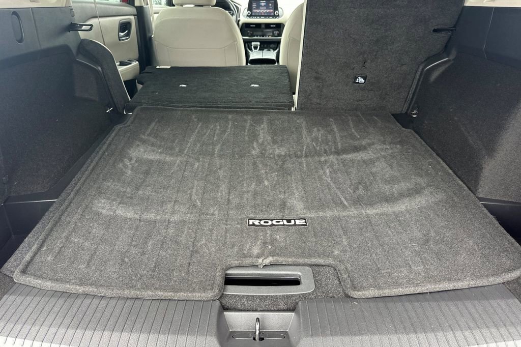Used 2025 Nissan Rogue SV image 15