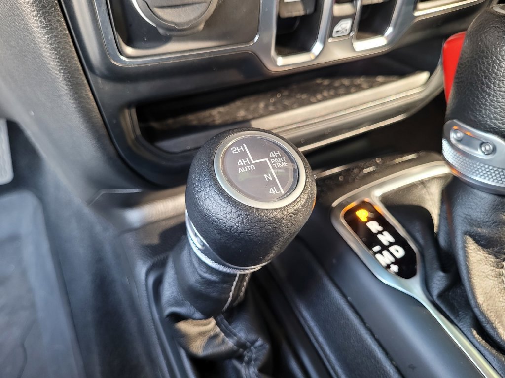 Used 2024 Jeep Wrangler Unlimited w/ Convenience Group AWD/4WD image 23
