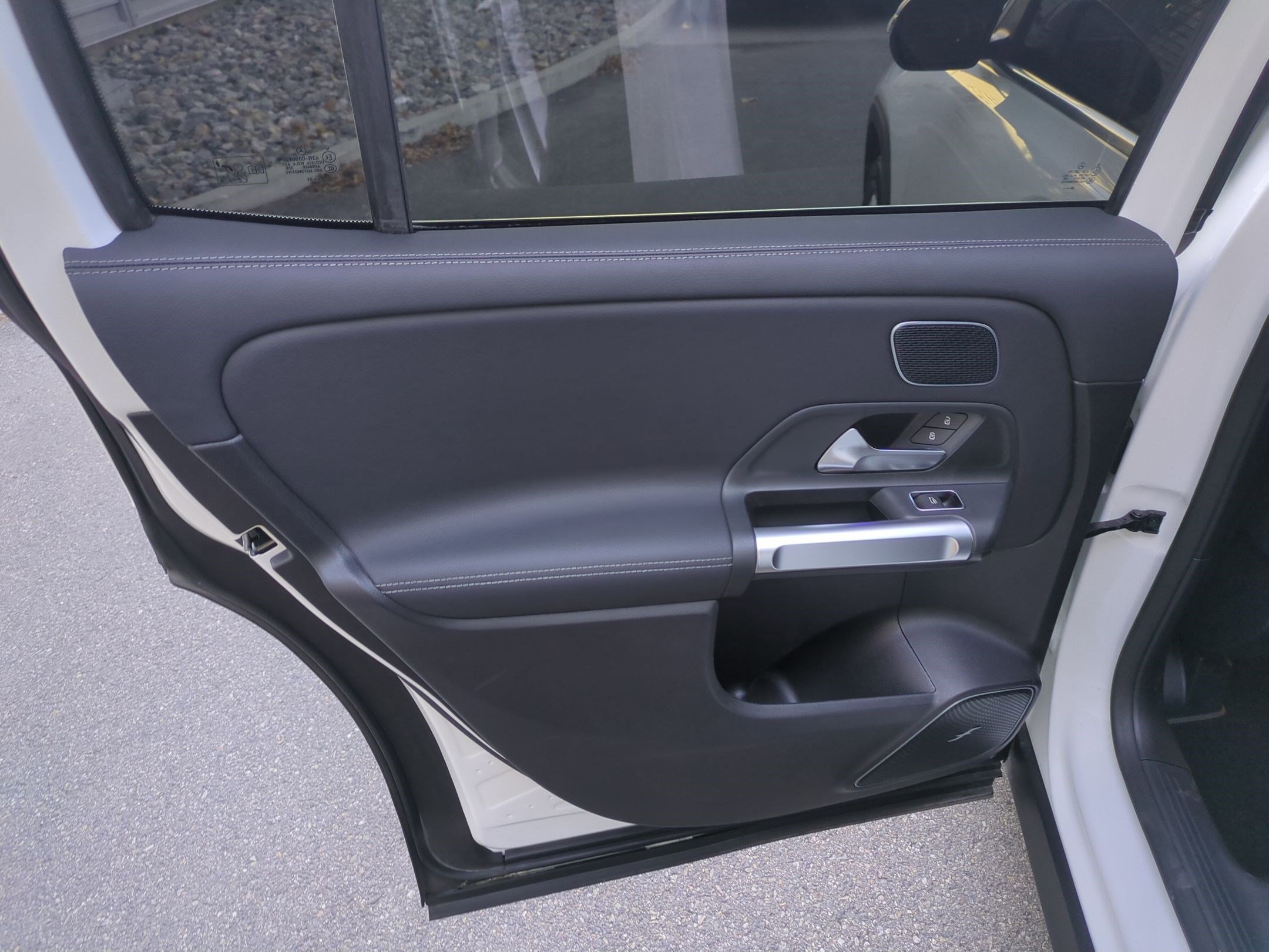 Used 2021 Mercedes-Benz GLB 250 4MATIC image 29