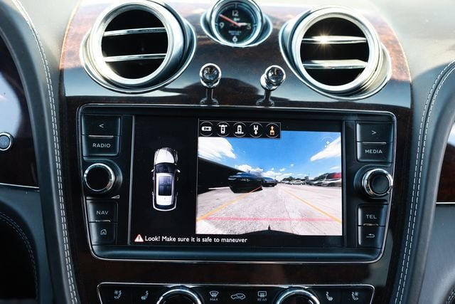 Used 2018 Bentley Bentayga AWD/4WD image 42