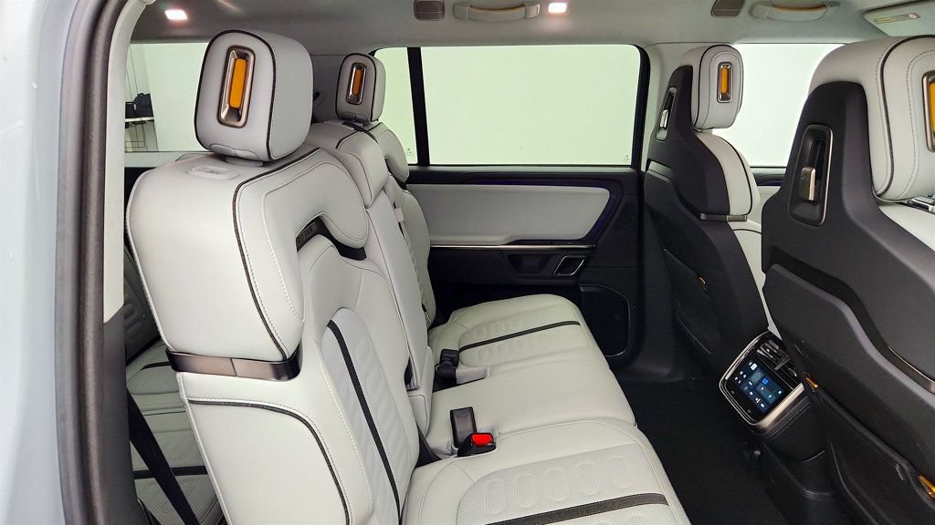 Used 2024 Rivian R1S Adventure AWD/4WD image 25