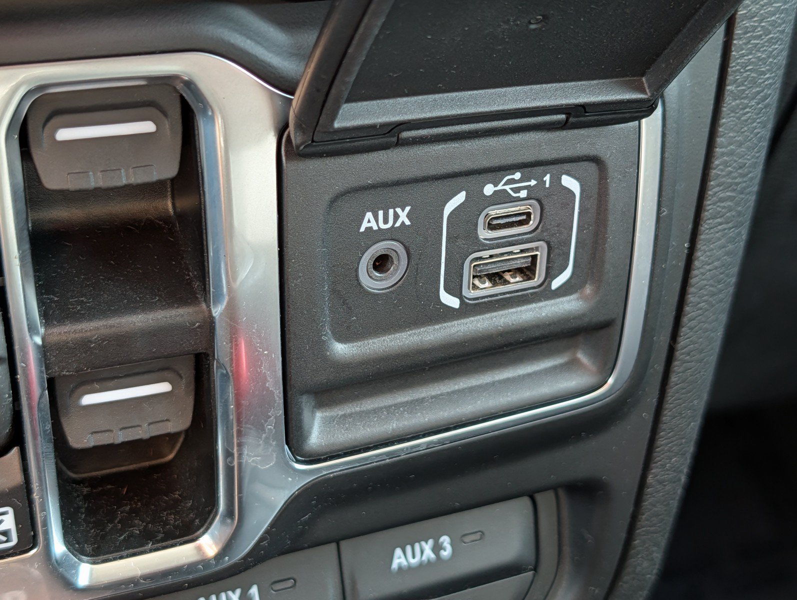 Used 2023 Jeep Wrangler Unlimited Sport AWD/4WD image 27