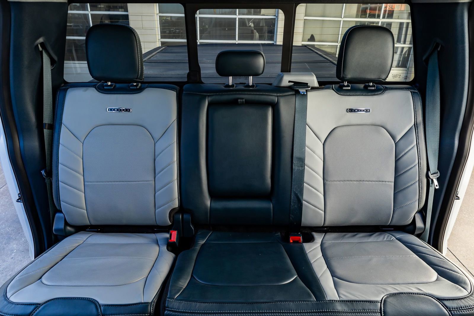 Used 2022 Ford F450 Limited w/ FX4 Off-Road Package image 33