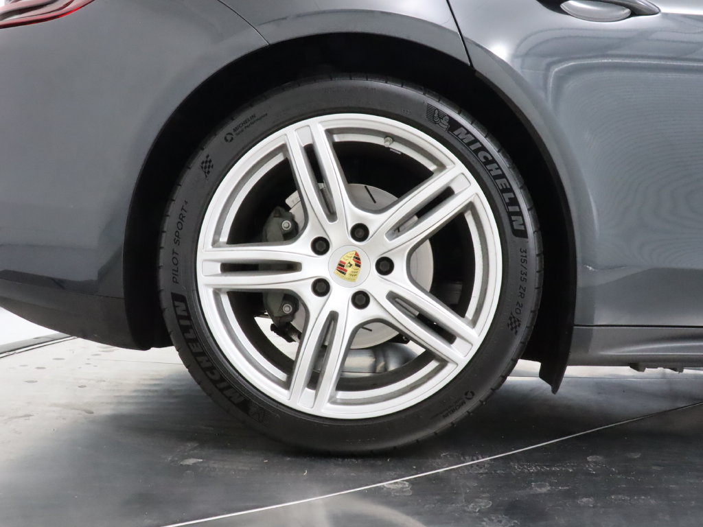 Used 2018 Porsche Panamera 4S AWD/4WD image 40
