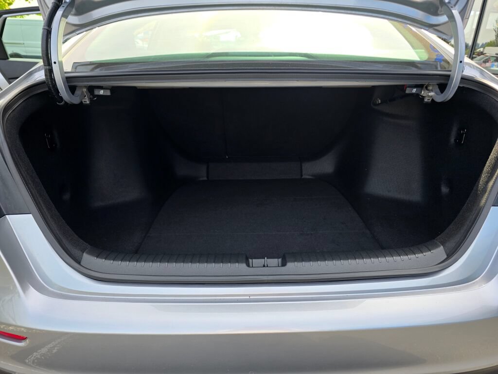 Certified 2025 Honda Accord SE image 15