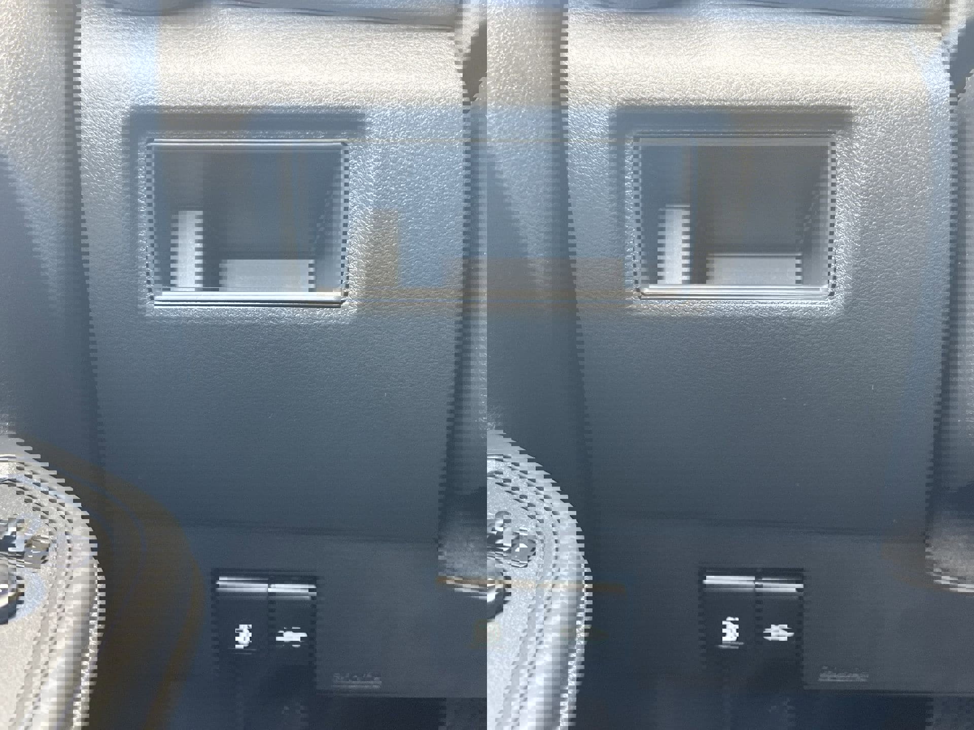 Certified 2025 Nissan Versa SV w/ Trunk Package image 11