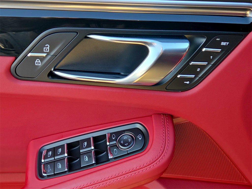 Certified 2023 Porsche Macan GTS image 7