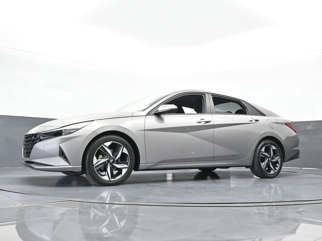 Used 2023 Hyundai Elantra SEL w/ Convenience Package image 53