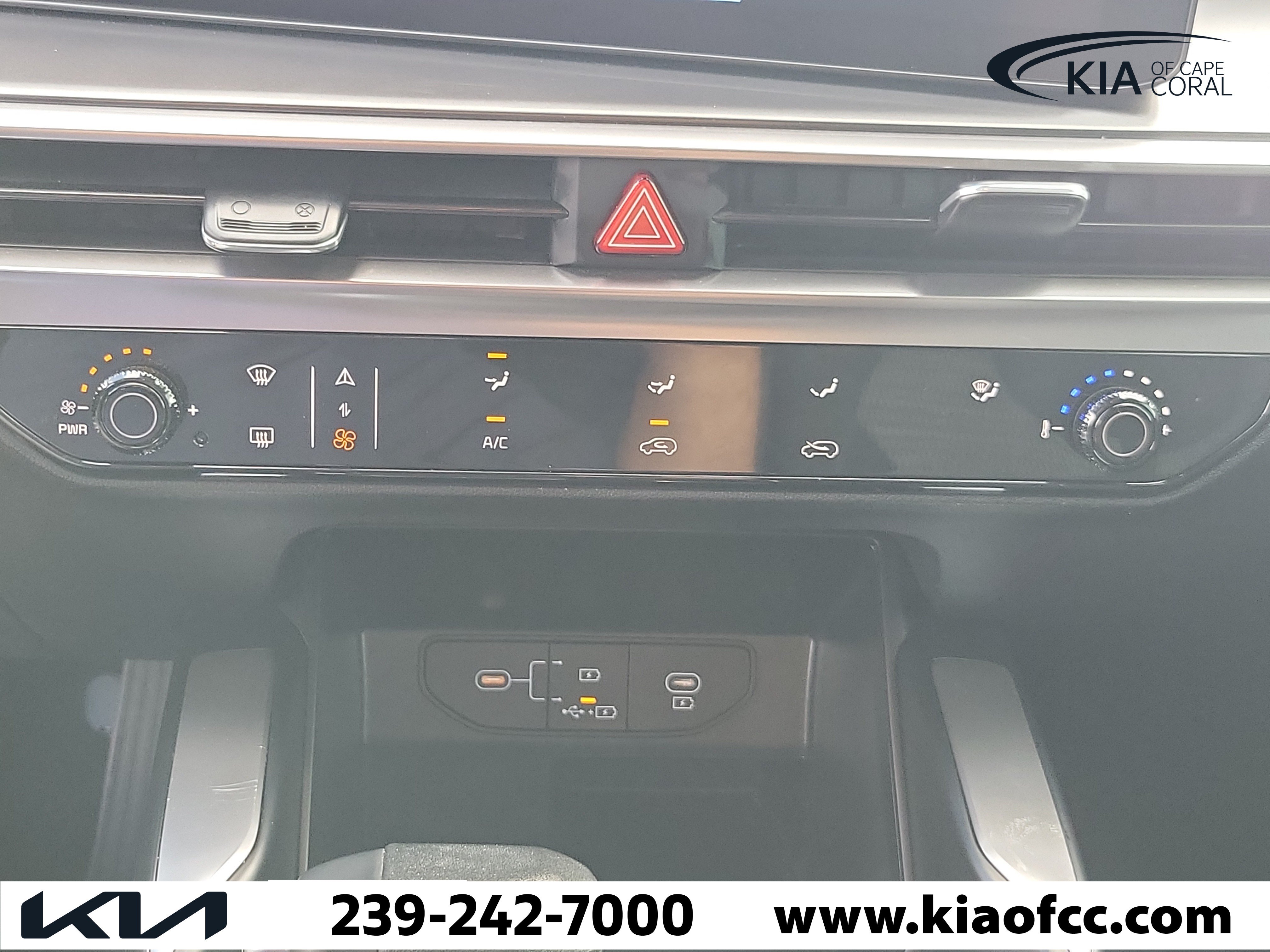 Used 2025 Kia Sorento LX FWD image 27