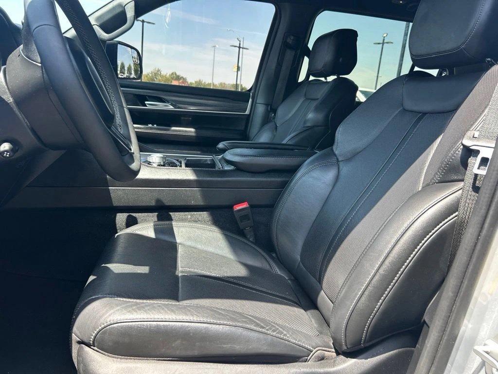 Used 2022 Jeep Wagoneer Series II AWD/4WD image 17