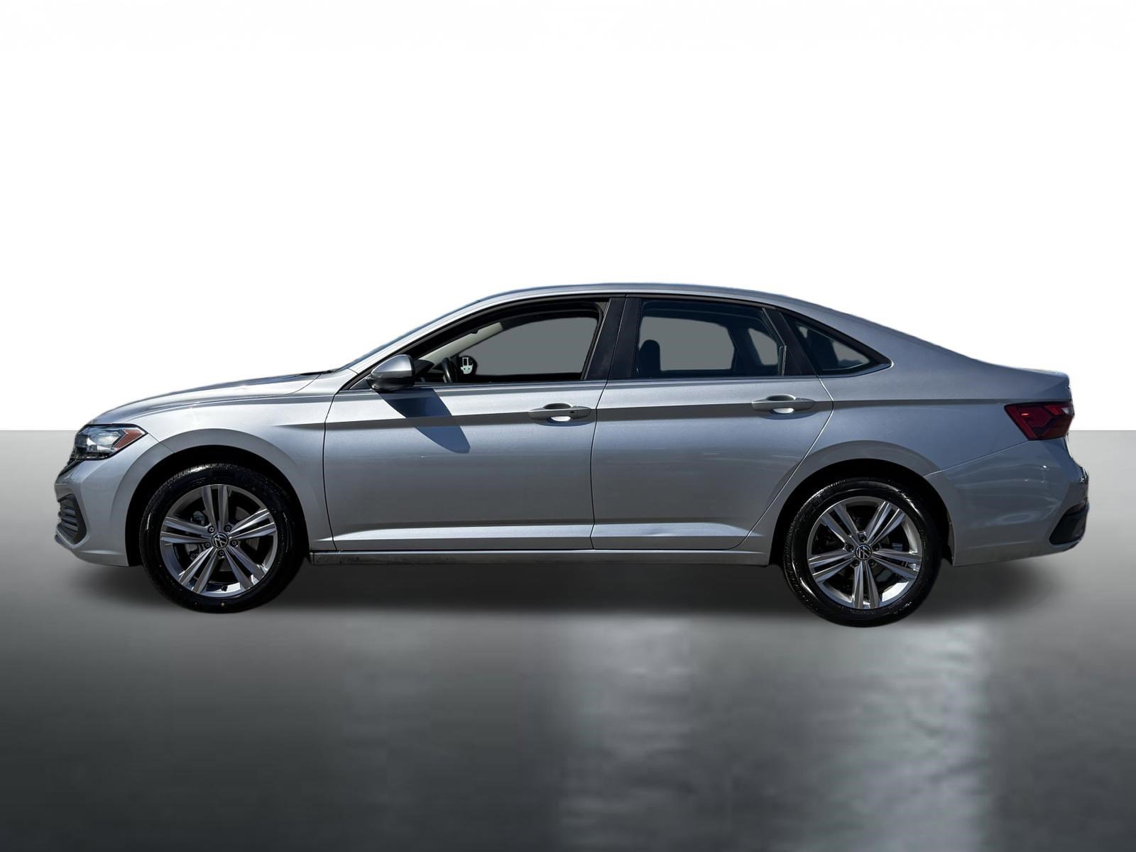 Used 2022 Volkswagen Jetta SE image 5