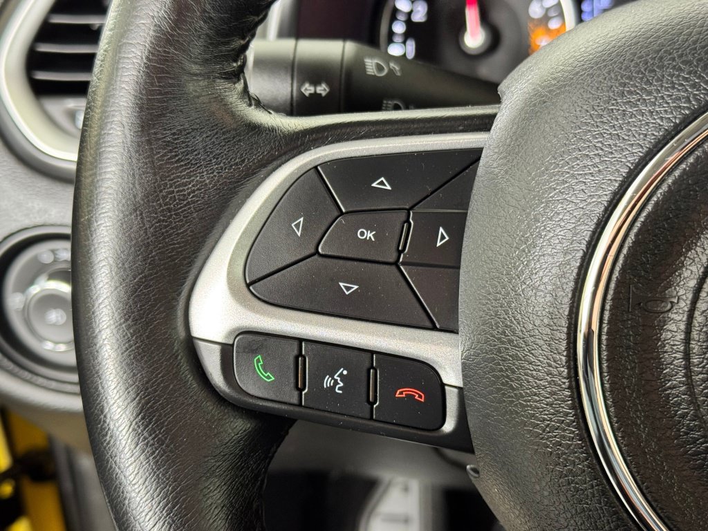 Used 2018 Jeep Renegade Latitude w/ Cold Weather Group AWD/4WD image 22