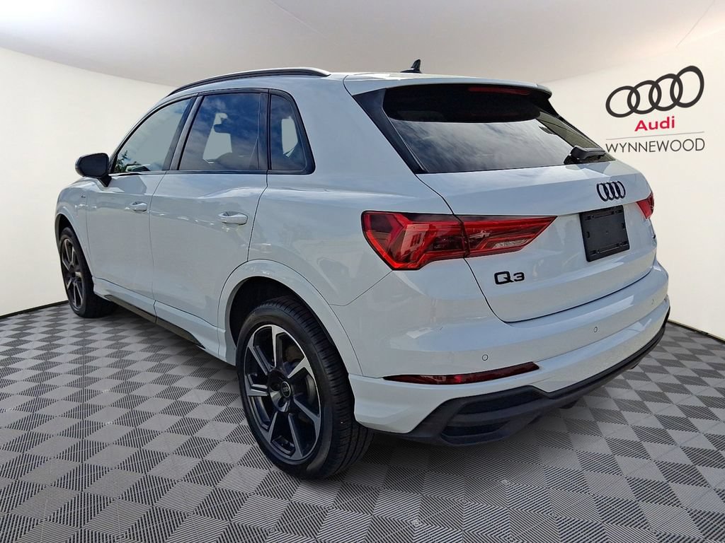 Certified 2025 Audi Q3 2.0T Premium Plus w/ Premium Plus Package AWD/4WD image 4