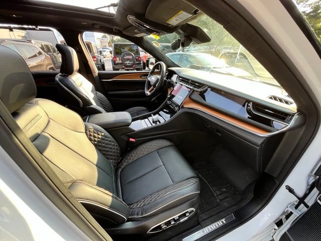 Certified 2025 Jeep Grand Cherokee Summit AWD/4WD image 30
