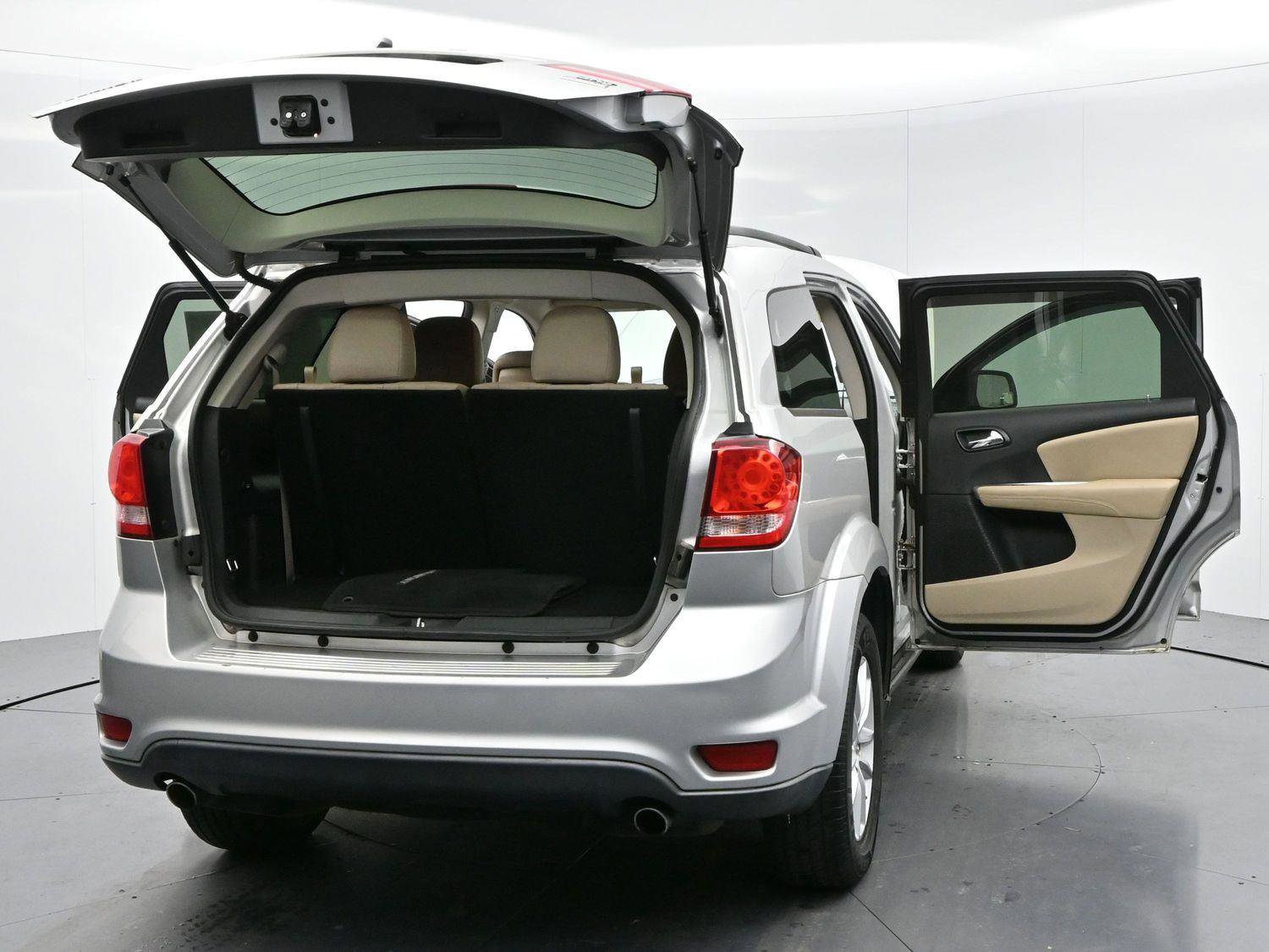 Used 2013 Dodge Journey SXT w/ Flexible Seating Group image 39