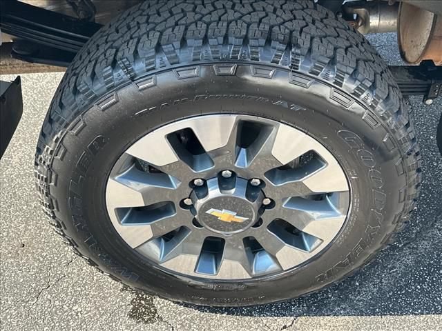 Certified 2022 Chevrolet Silverado 2500 Custom w/ Gooseneck/5TH Wheel Package AWD/4WD image 34