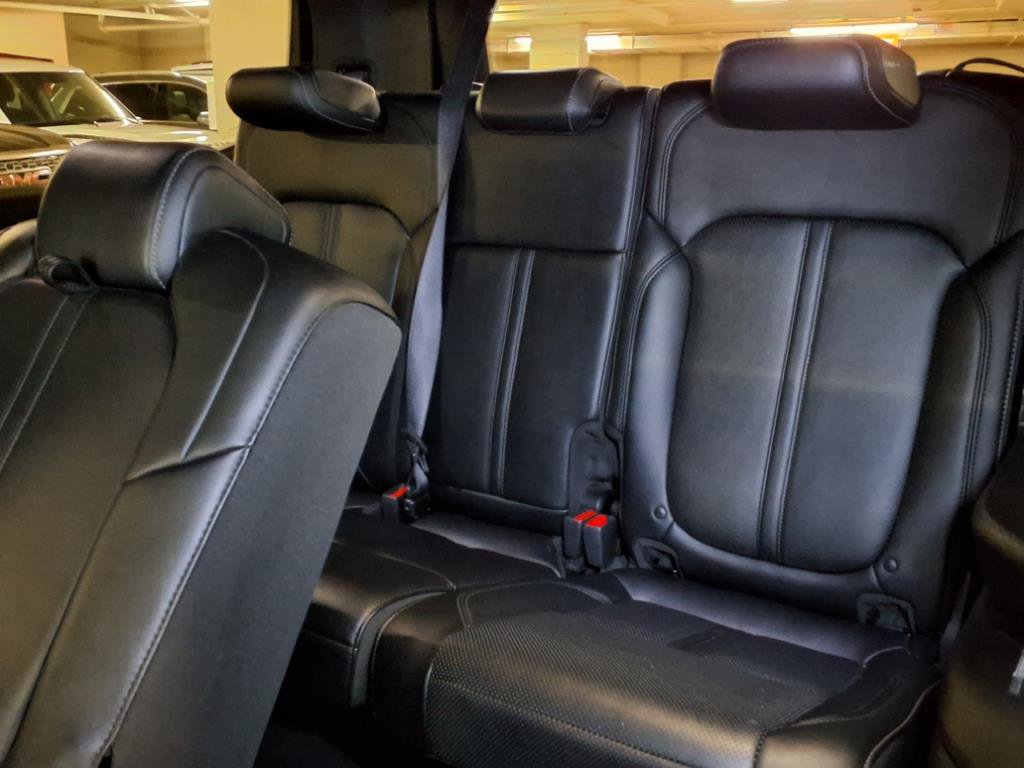 Used 2024 Jeep Wagoneer Series II w/ Flexible Seating Group image 13