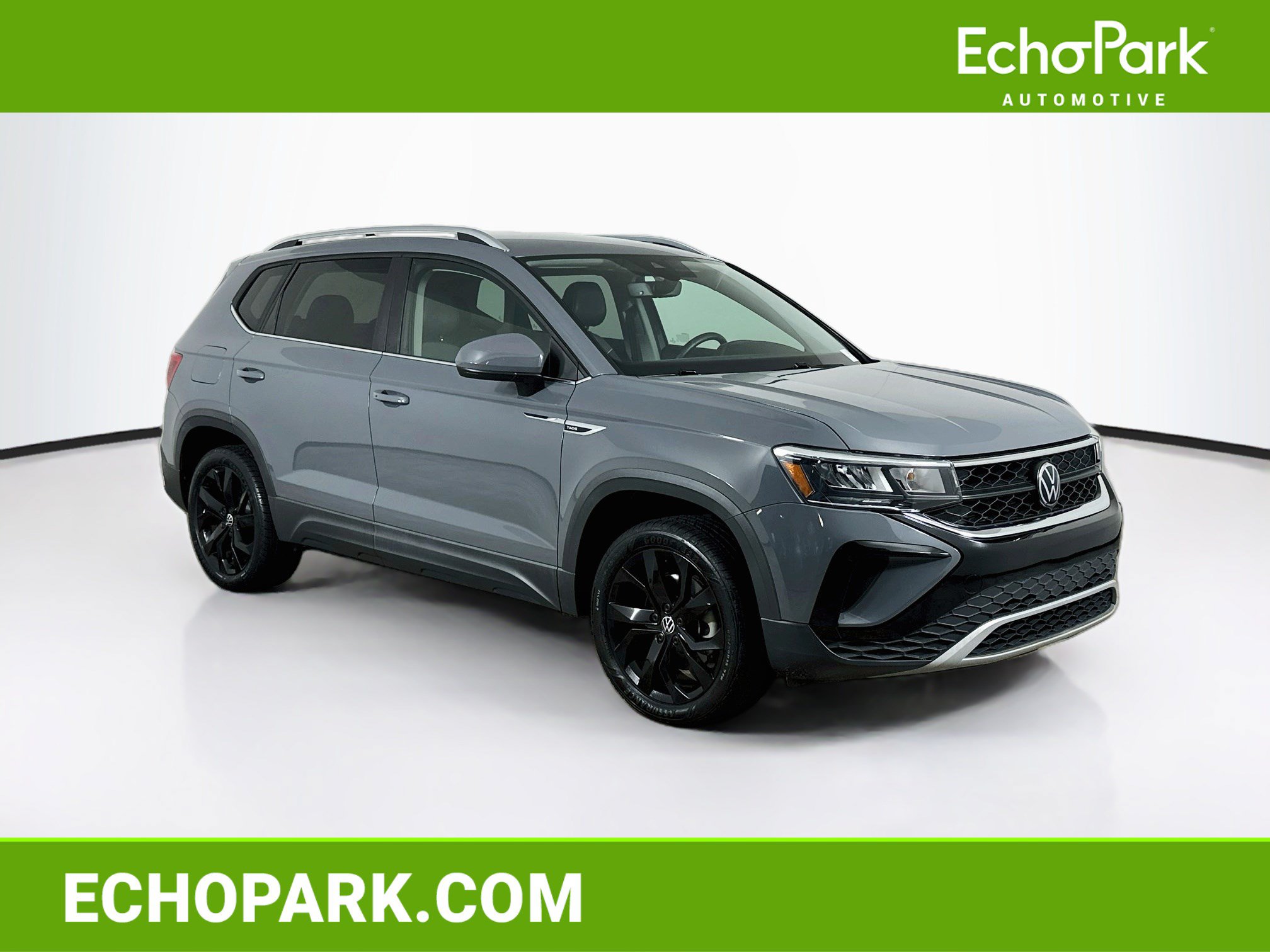 Used 2023 Volkswagen Taos SE w/ Black Wheel Package FWD image 1