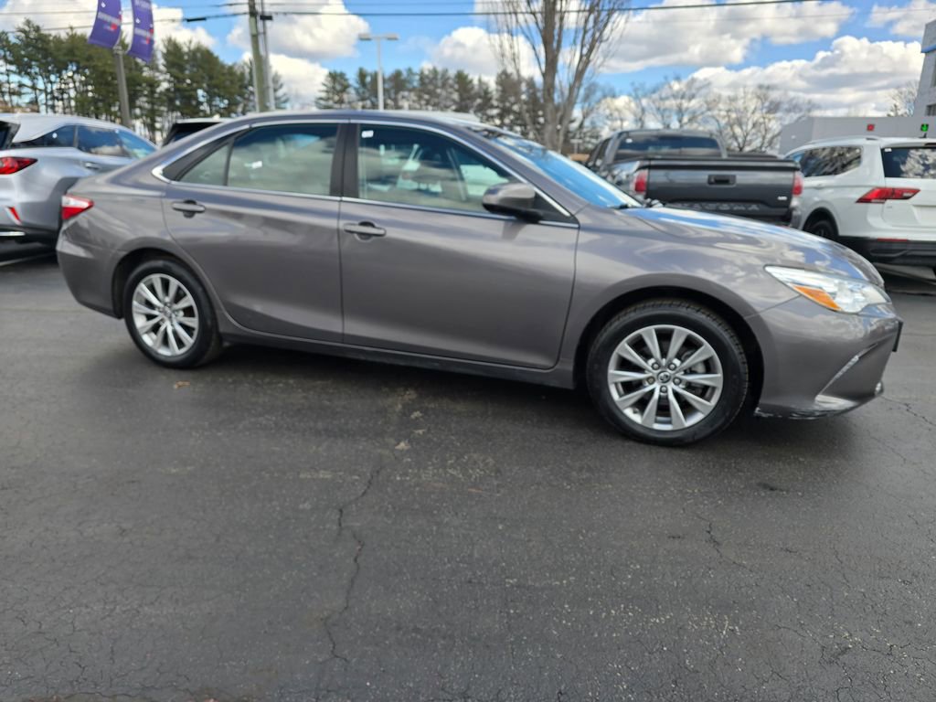 Used 2017 Toyota Camry XLE w/ Moonroof Package image 9