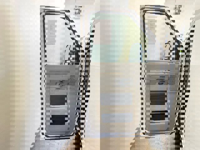 Used 2021 Ford E-350 and Econoline 350 Super Duty w/ Power Windows & Locks Group image 10