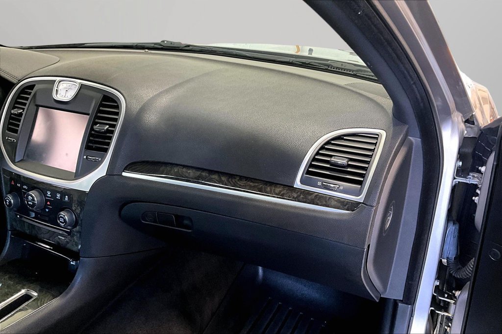 Used 2014 Chrysler 300 C w/ Beats Audio Group AWD/4WD image 25