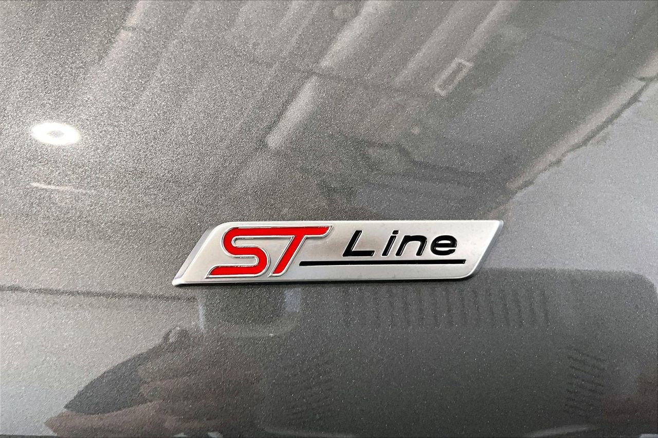 Used 2023 Ford Explorer ST-Line w/ Class IV Trailer Tow Package image 9