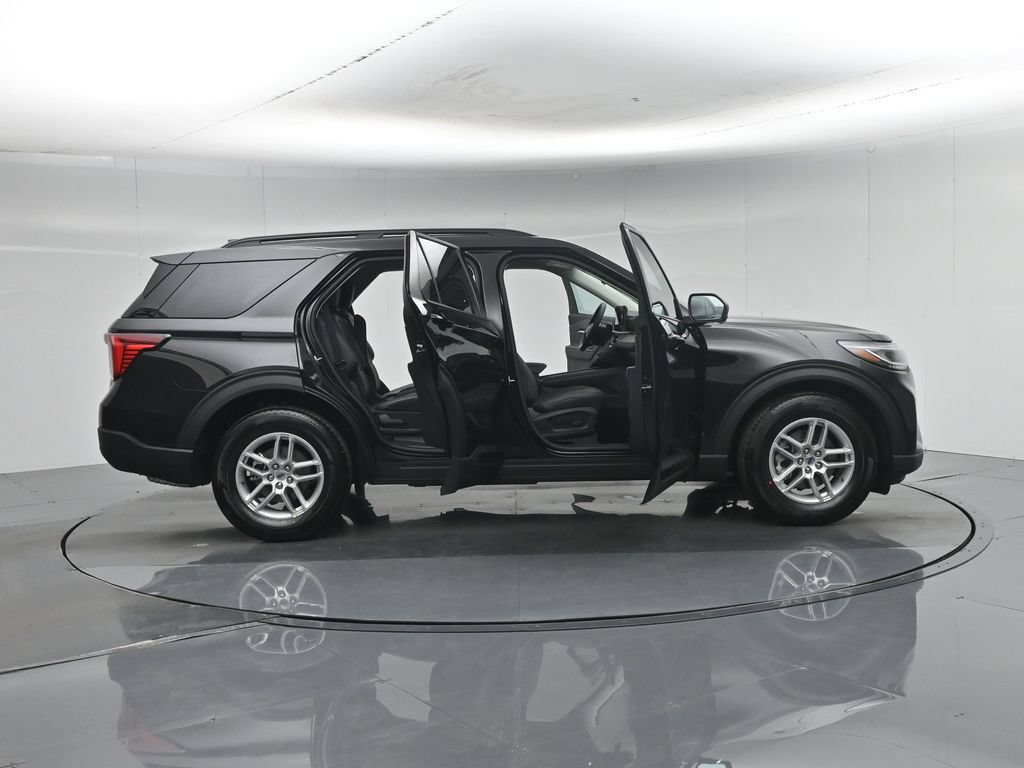 New 2026 Ford Explorer Active w/ Active Comfort Package RWD image 4