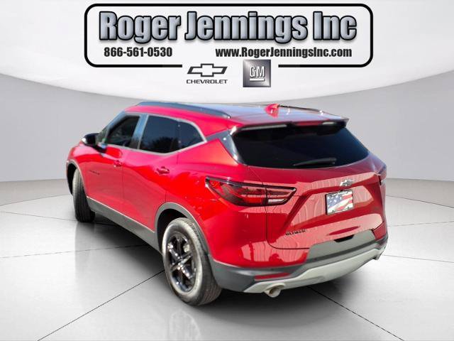 Used 2025 Chevrolet Blazer LT w/ Convenience Package FWD image 3