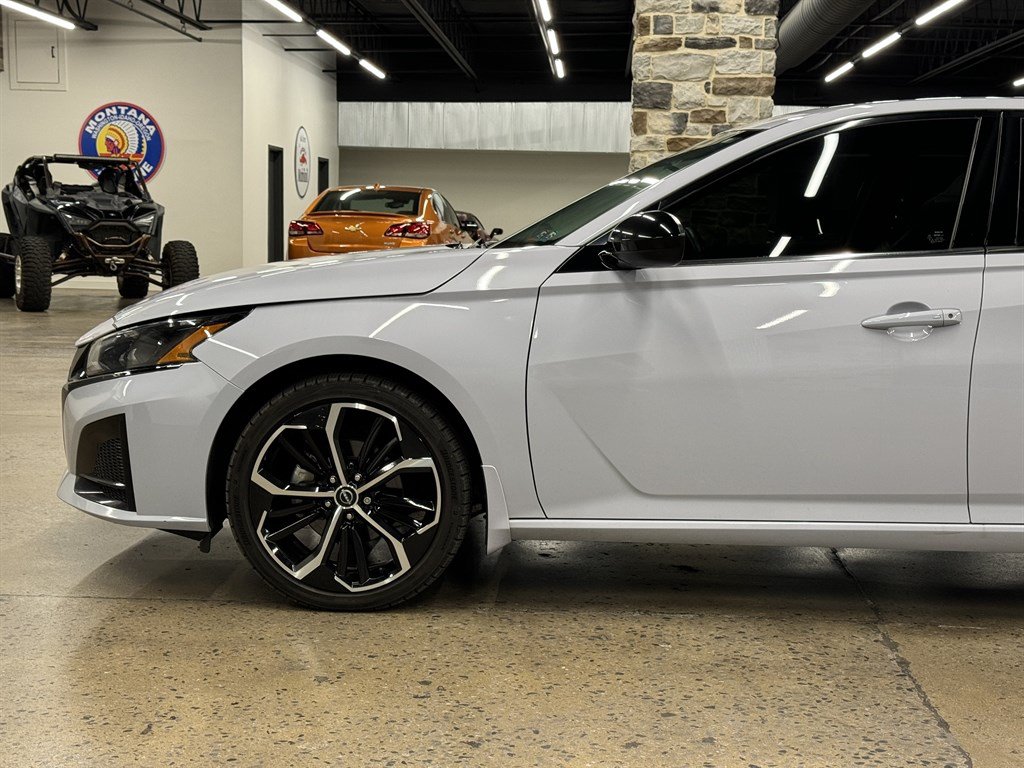 Used 2024 Nissan Altima 2.5 SR w/ SR Premium Package AWD/4WD image 5