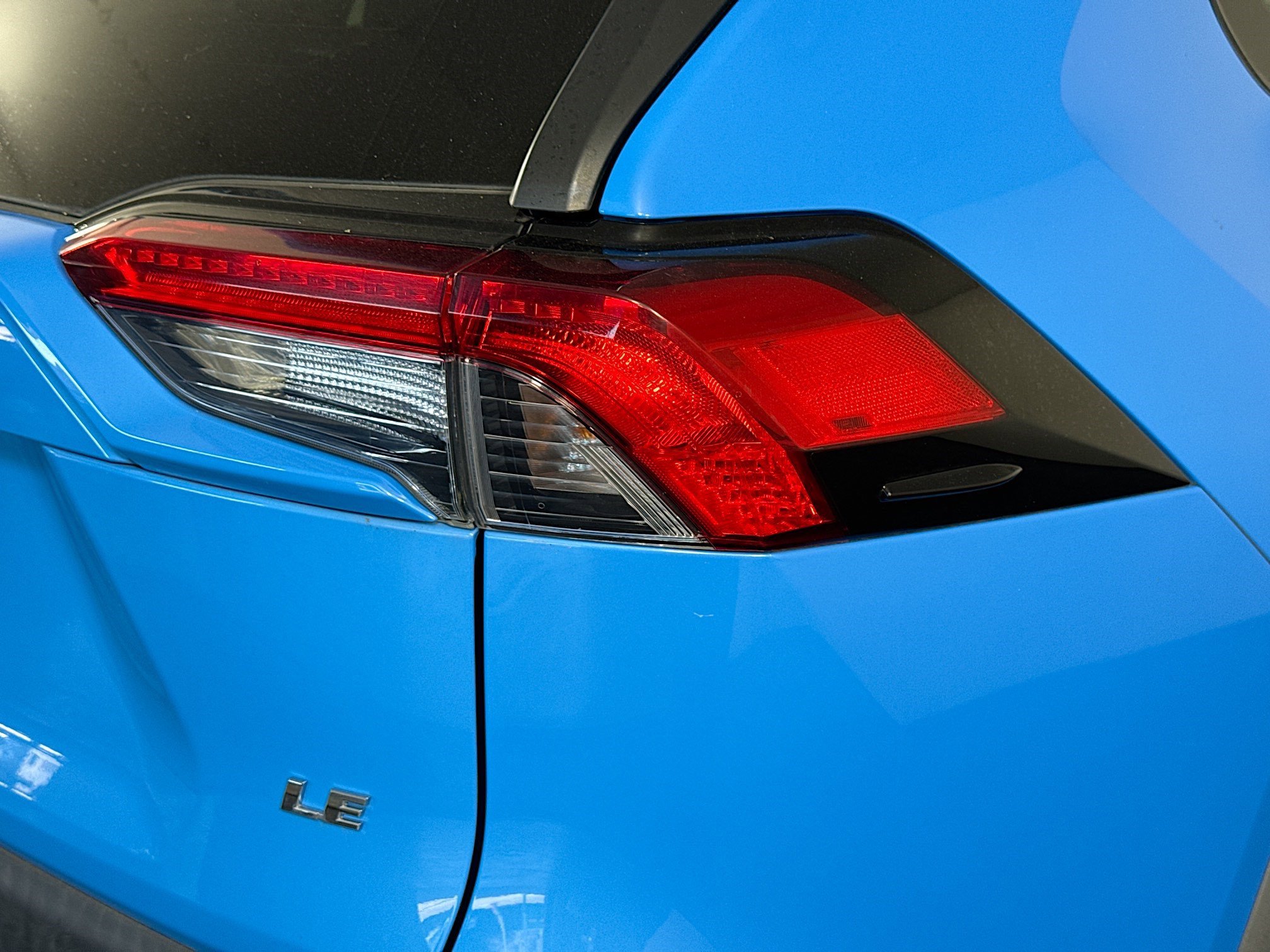 Used 2020 Toyota RAV4 LE image 33