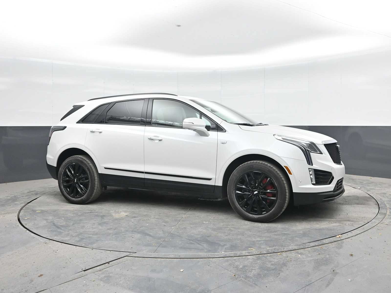 New 2026 Cadillac XT5 Sportv w/ LPO, Onyx Lite Package AWD/4WD image 8