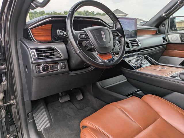 Used 2019 Lincoln Navigator Reserve AWD/4WD image 8