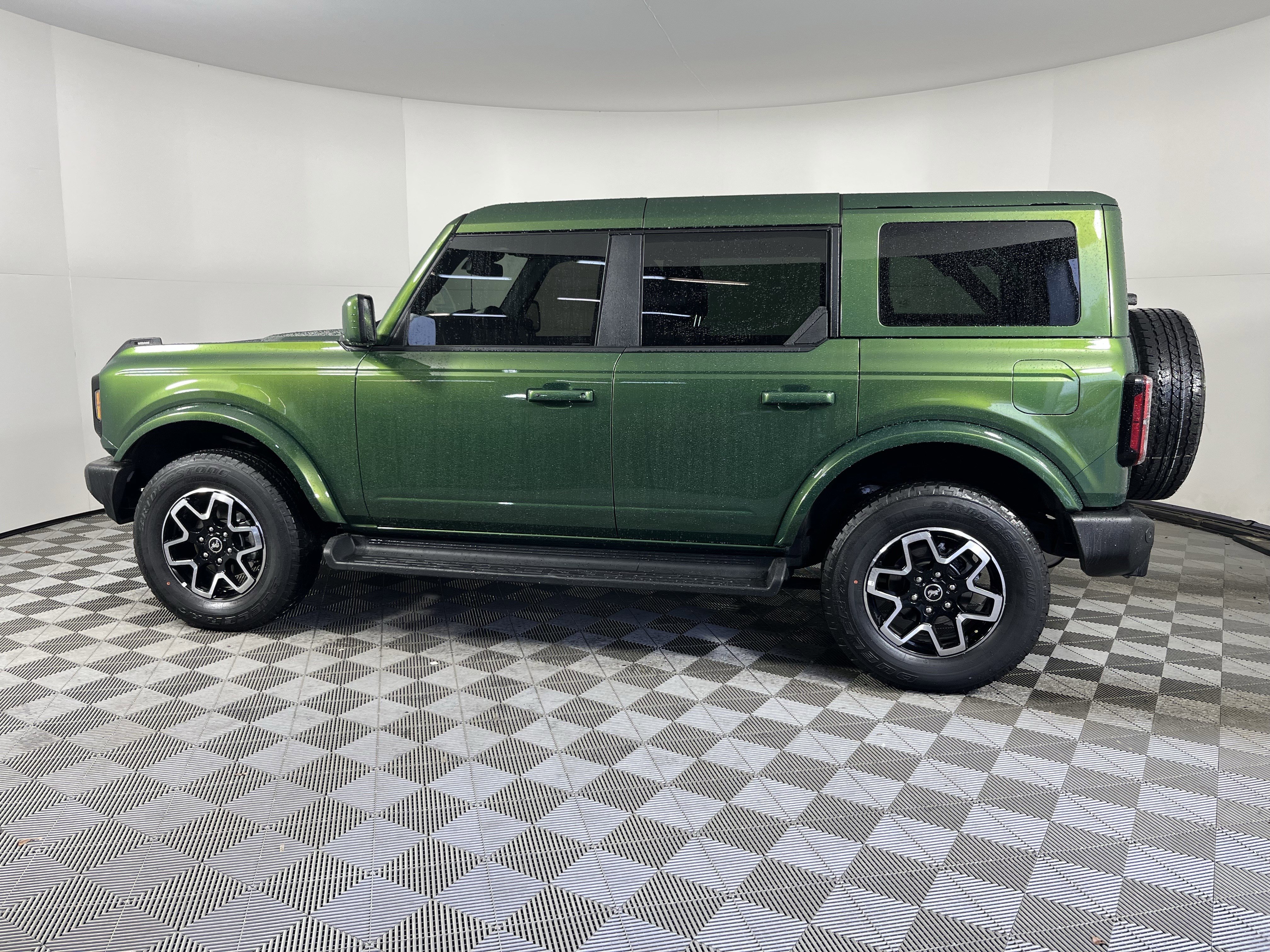 Used 2025 Ford Bronco Outer Banks image 22