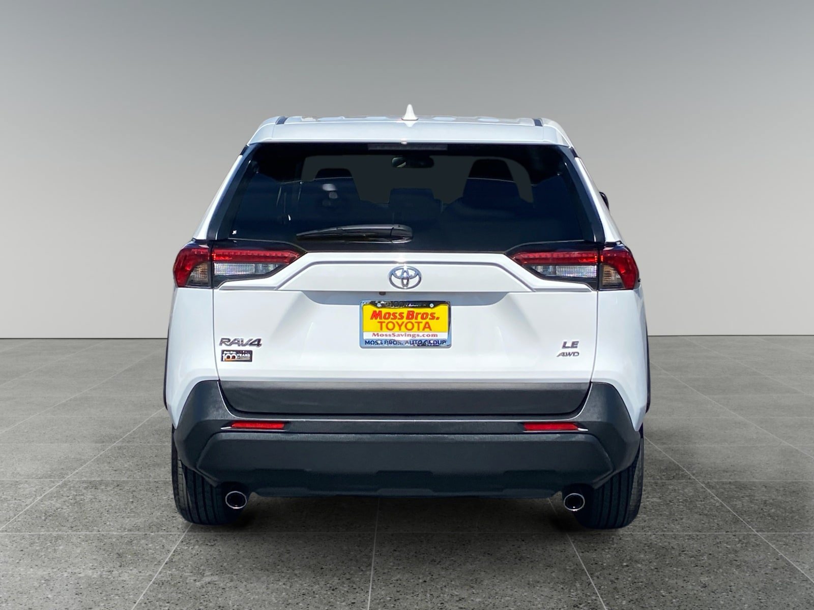 Used 2025 Toyota RAV4 LE AWD/4WD image 4
