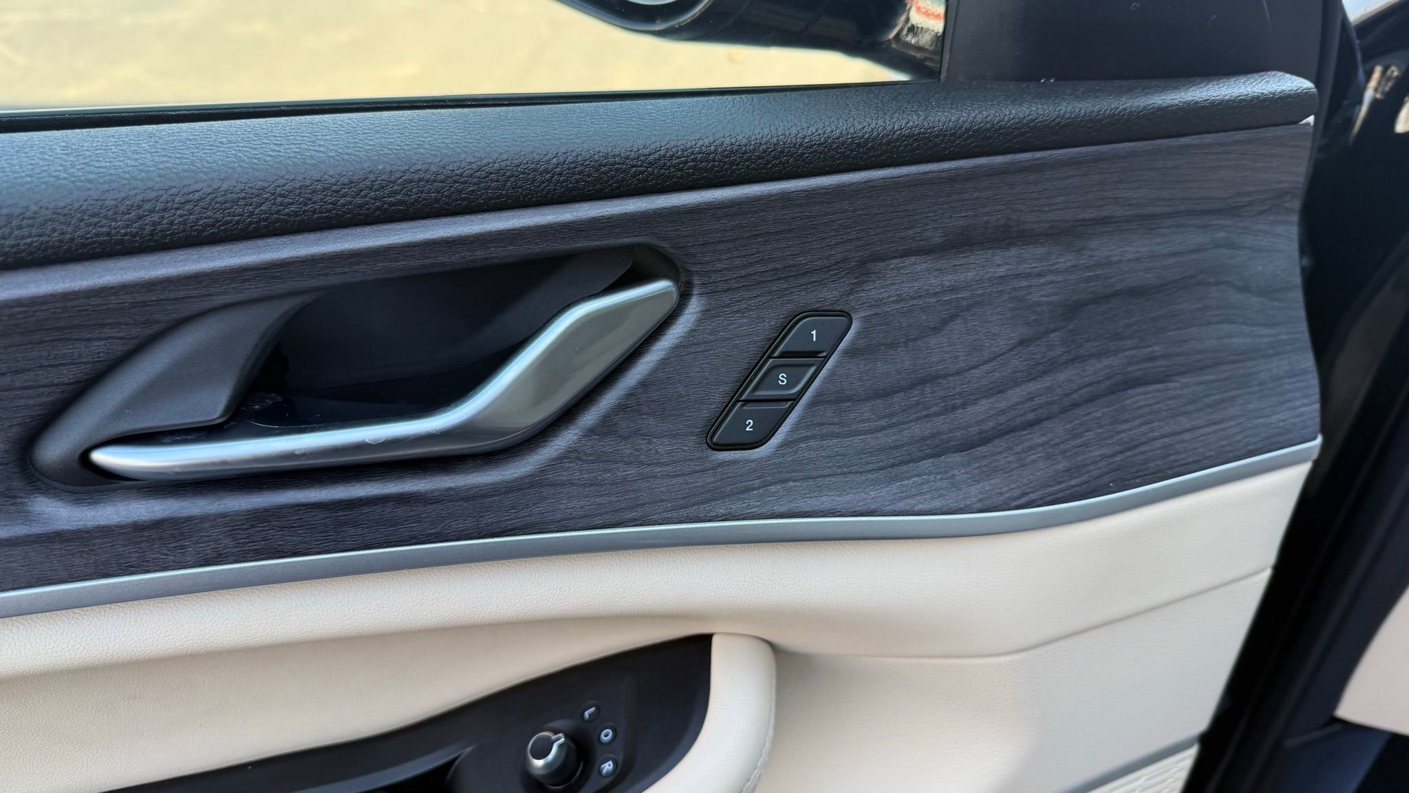 Used 2023 Jeep Grand Cherokee 4WD 4xe image 43