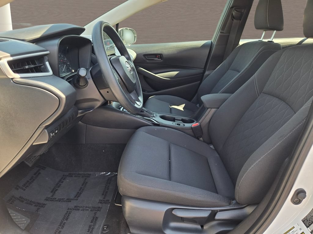 Used 2025 Toyota Corolla LE FWD image 19