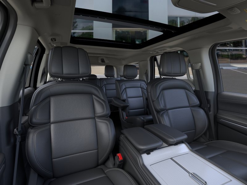 New 2026 Lincoln Navigator Reserve AWD/4WD image 10