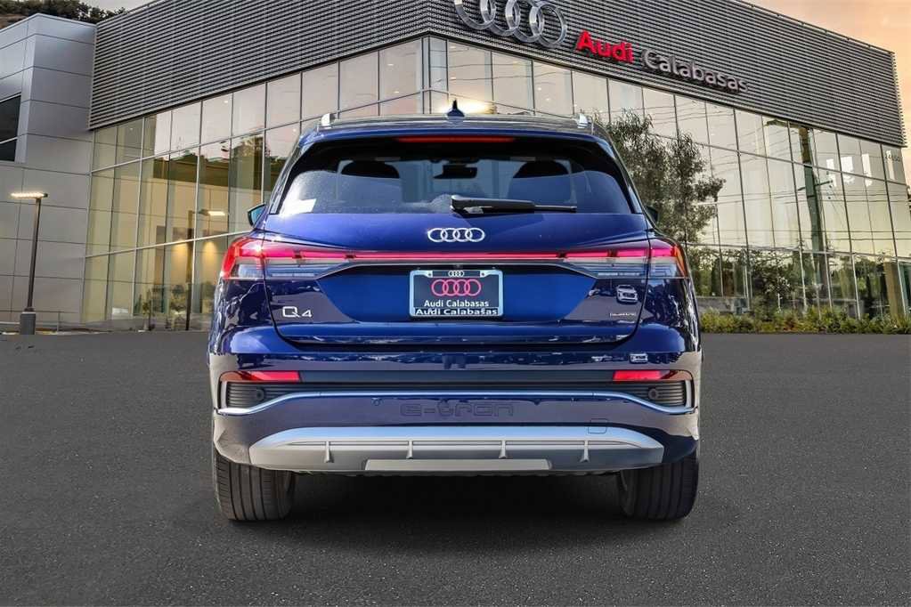 Used 2024 Audi Q4 e-tron Premium Plus image 3