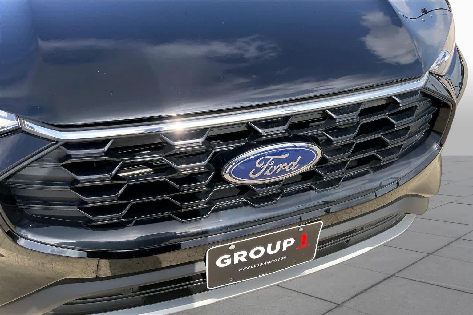 Used 2025 Ford Escape ST-Line Select AWD/4WD image 29