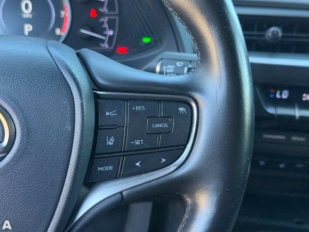 Used 2020 Lexus UX 200 w/ Premium Package FWD image 22